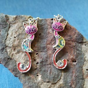 🐈🩷Kitty Pink Color with a Long Tail Earrings - NWOT🩷🐈